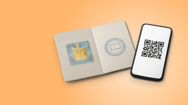 Паспорт с египетской визой, посадочный талон и маленький самолёт на фоне пирамид