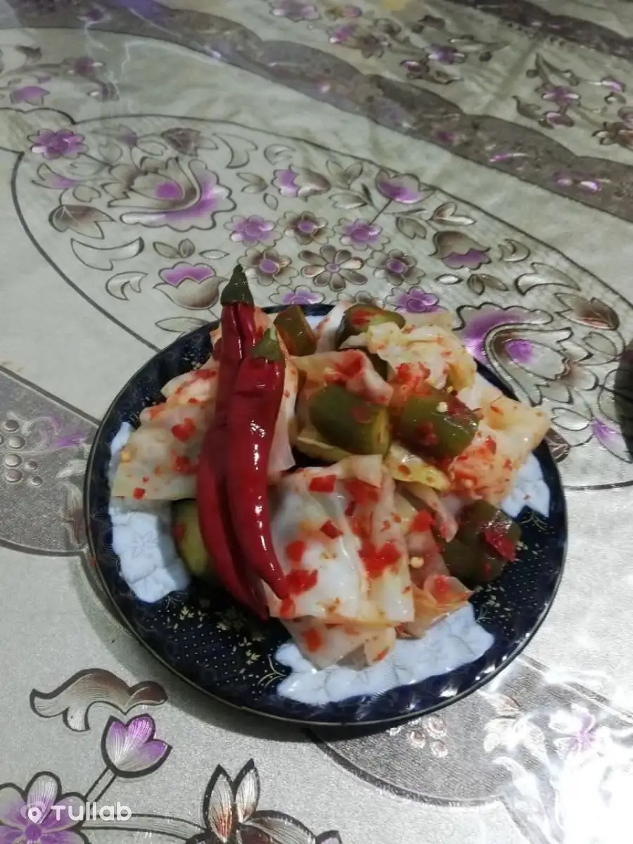 Соленья и салаты домашнего приготовления
