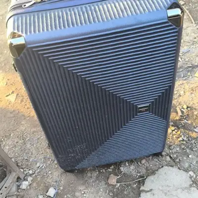 Большой чемодан, новый