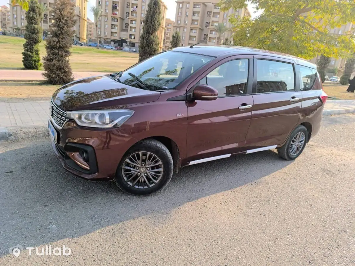 Аренда авто Suzuki Ertiga с водителем