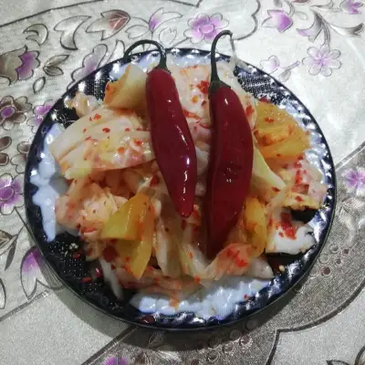 Соленья и салаты домашнего приготовления