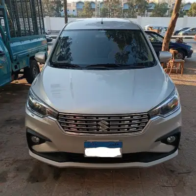 Suzuki Ertiga в аренду, 7-местная