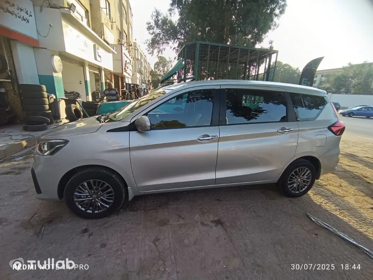 Suzuki Ertiga в аренду, 7-местная