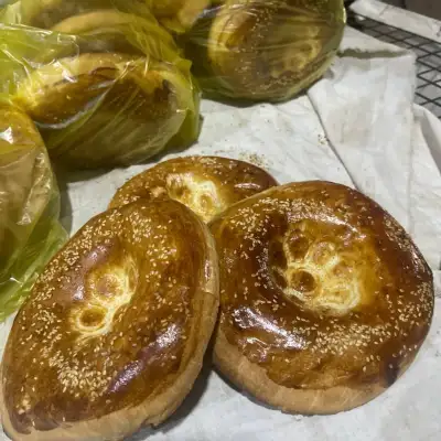У нас есть молочные лепёшки по 20 гиней