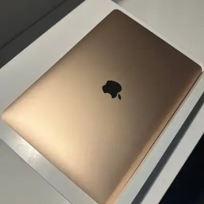 MacBook Air M1, Мощный, Быстрый и Современный