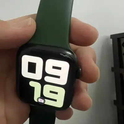 Apple Watch Series 7, 45 мм