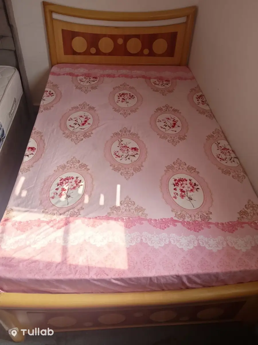 Продаются кровать, стиральная машина, кондиционер