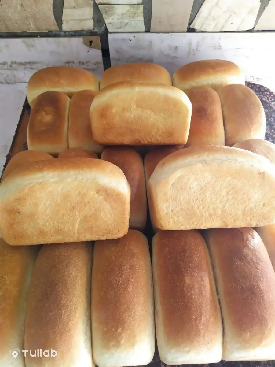 Белый и чёрный хлеб, буханки