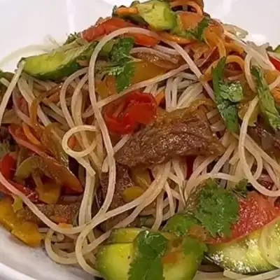 Goʻshtli funchoza salat