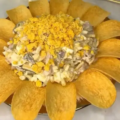 Kungaboqar (ramashka) salat